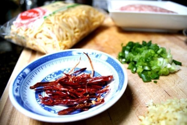 Kaitlin's Special Noodles (Ground Pork Lo Mein), by cwww5.fioekdjsdas.cf