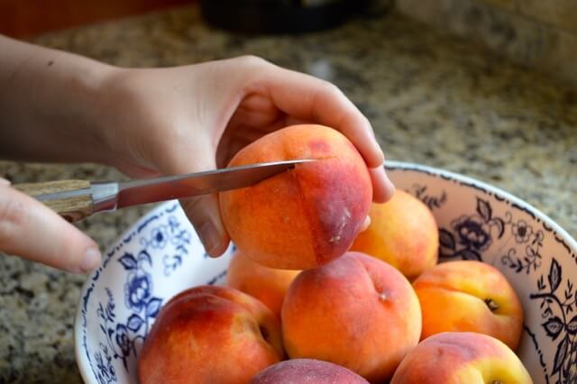 Peach Pie Recipe - peeling peaches, by cwww5.fioekdjsdas.cf