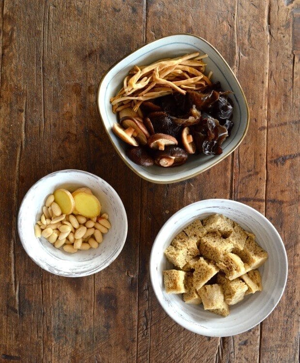 Hong Shao Kao Fu - Braised Wheat Gluten with Mushrooms, by cwww5.fioekdjsdas.cf