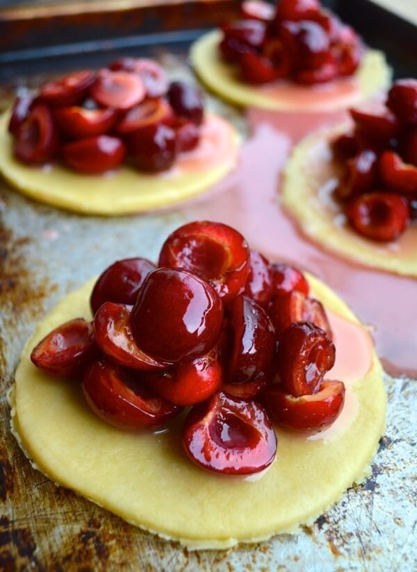 Sweet Cherry Hand Pies by cwww5.fioekdjsdas.cf