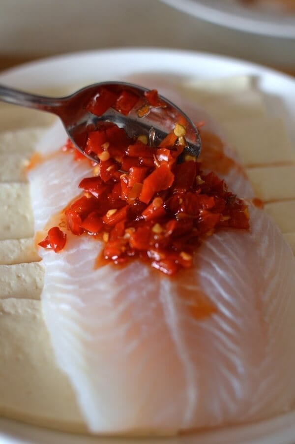 Hunan Steamed Fish with Salted Chilies - Duo Jiao Yu, by cwww5.fioekdjsdas.cf