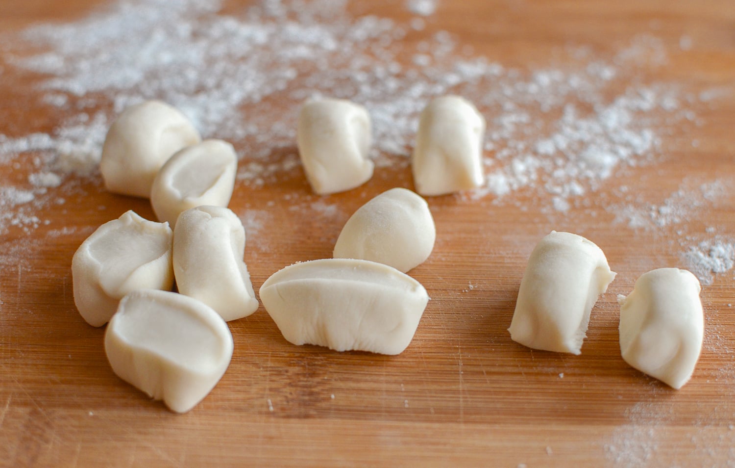 Dumpling wrapper dough cut into small pieces, by cwww5.fioekdjsdas.cf