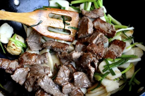 Steak and Scallion Rice Cake Stir-Fry by cwww5.fioekdjsdas.cf