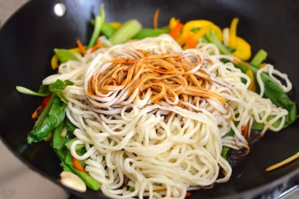 Vegetable Lo Mein, by cwww5.fioekdjsdas.cf 