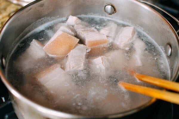 Cantonese Style Braised Pork Belly with Arrowroot, by cwww5.fioekdjsdas.cf