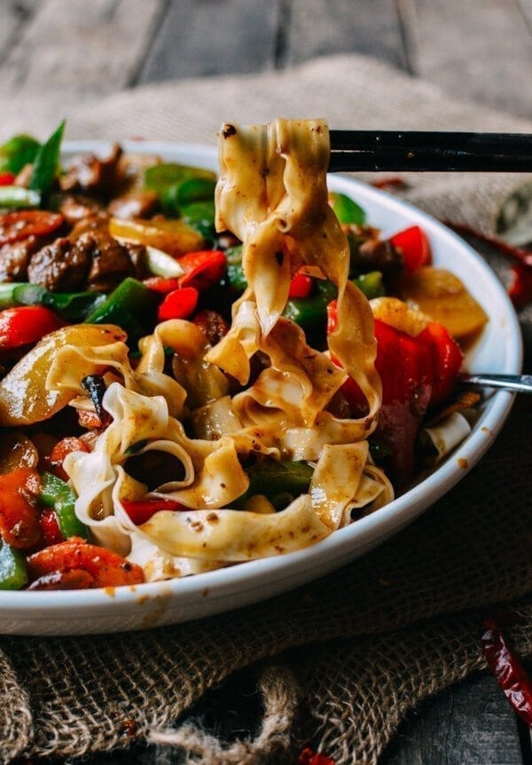 Big Plate Chicken (Chinese Da Pan Ji) with Noodles, by cwww5.fioekdjsdas.cf
