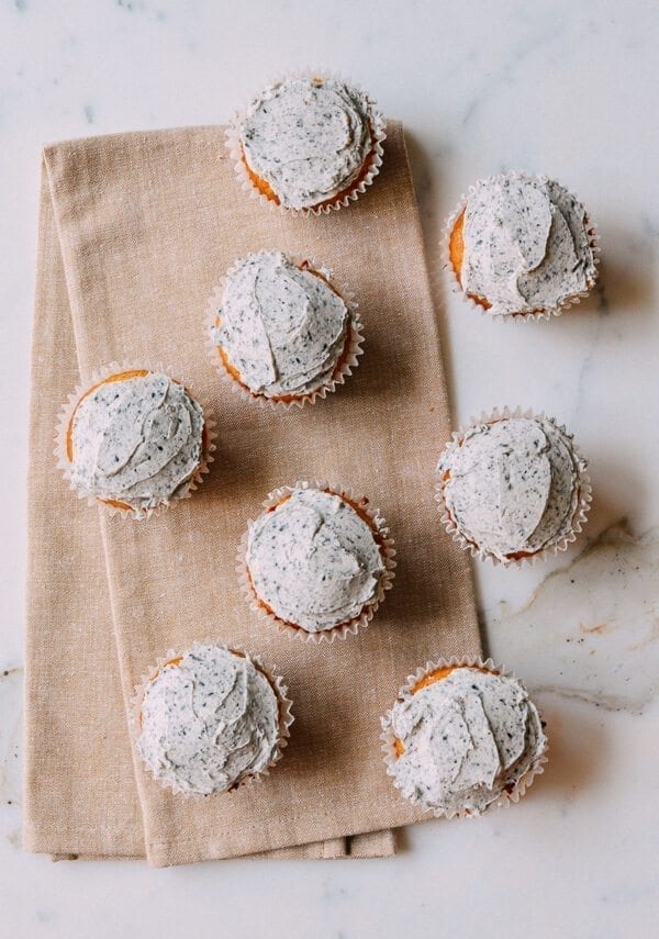 Peanut Butter Cupcakes w/ Black Sesame Frosting, by cwww5.fioekdjsdas.cf