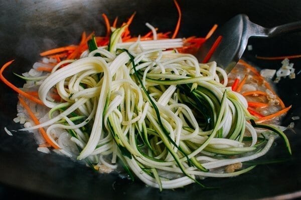 Vegetable Noodles with Shrimp, by cwww5.fioekdjsdas.cf