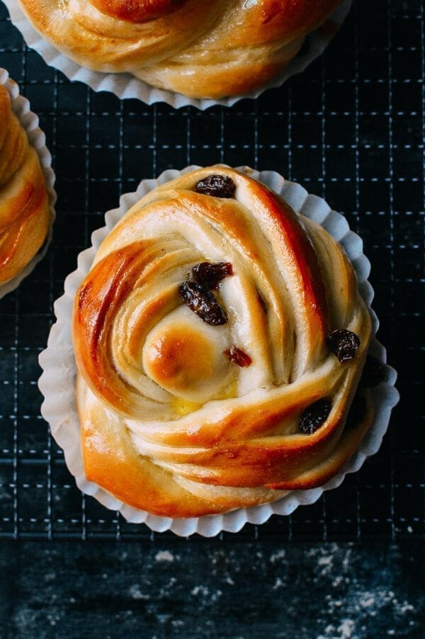 Cinnamon Raisin Buns, by cwww5.fioekdjsdas.cf