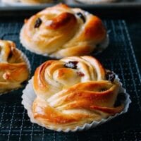 Cinnamon Raisin Buns, by cwww5.fioekdjsdas.cf