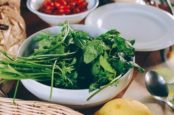 Spaghetti with Tomatoes, Capers, Mint & Parsley, by cwww5.fioekdjsdas.cf