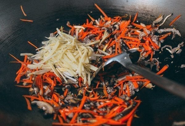 Making spring roll filling, by cwww5.fioekdjsdas.cf