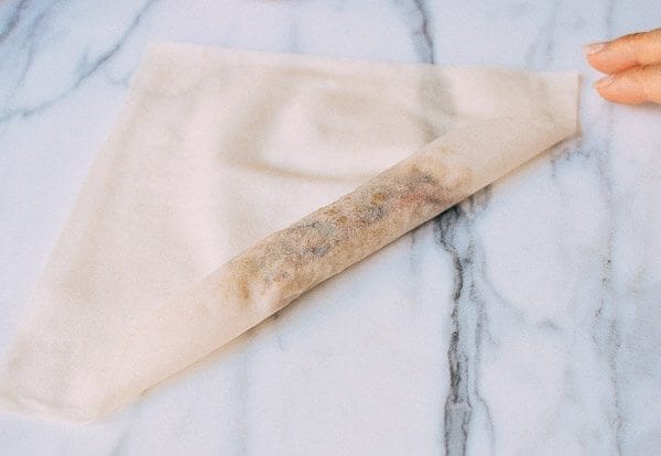 How to fold a spring roll, cwww5.fioekdjsdas.cf