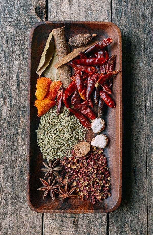 aromatics and spices for Ma La Xiang Guo (Spicy Numbing Stir-fry Pot), by cwww5.fioekdjsdas.cf
