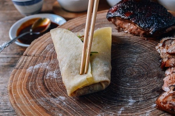 Wrapping duck into mandarin pancakes, by cwww5.fioekdjsdas.cf