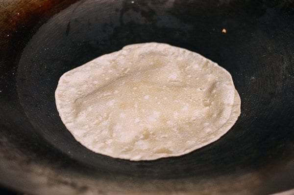 Cooking Mandarin Pancakes in wok, by cwww5.fioekdjsdas.cf