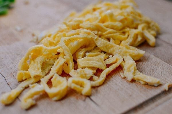 Sliced cooked egg, by cwww5.fioekdjsdas.cf