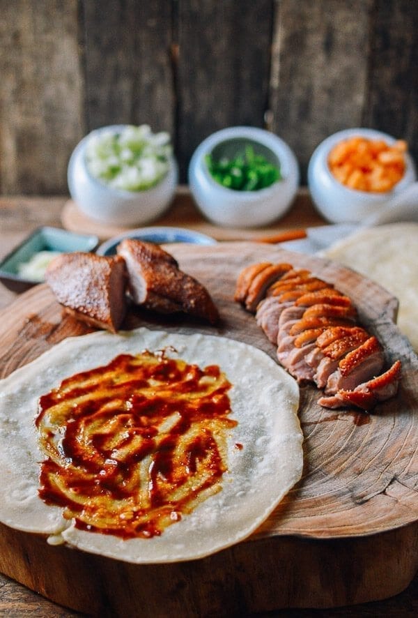 Hoisin sauce on mandarin pancake, by cwww5.fioekdjsdas.cf