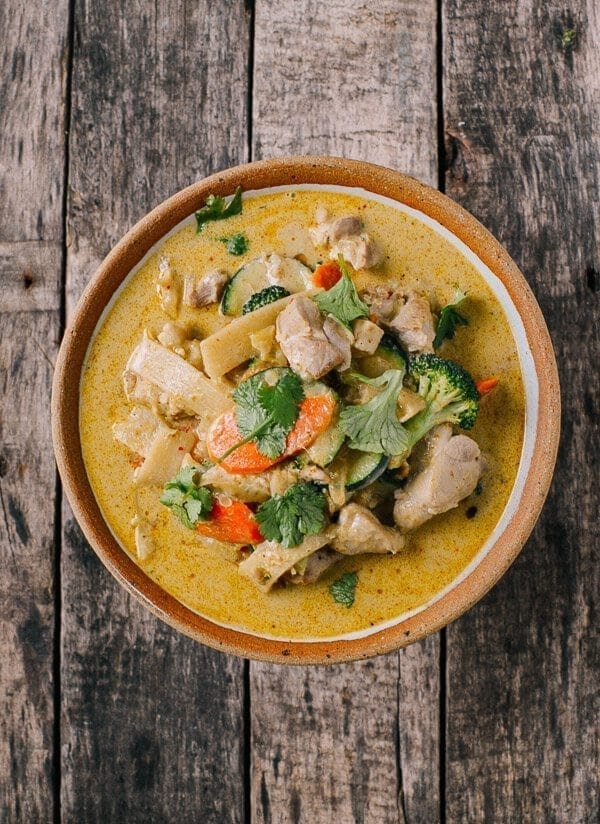 Bowl of Thai Green Curry Chicken, by cwww5.fioekdjsdas.cf