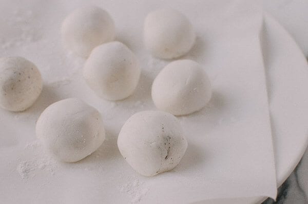 Tang Yuan (Sweet Rice Balls with Black Sesame Filling), by cwww5.fioekdjsdas.cf