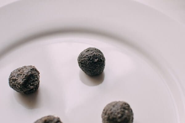 Tang Yuan (Sweet Rice Balls with Black Sesame Filling), by cwww5.fioekdjsdas.cf