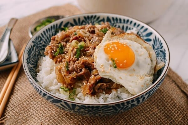 Gyudon (Japanese Beef & Rice Bowls), by cwww5.fioekdjsdas.cf