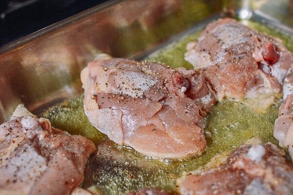 Roasted Lemon Chicken Thighs with Potatoes, by cwww5.fioekdjsdas.cf