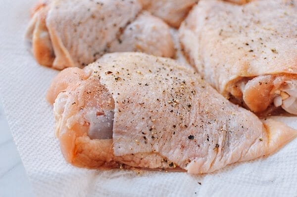 Roasted Lemon Chicken Thighs with Potatoes, by cwww5.fioekdjsdas.cf