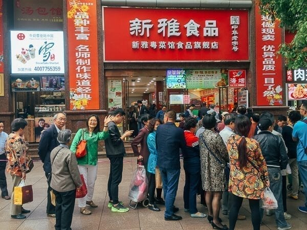 Judy waiting in line to buy zongzi  by cwww5.fioekdjsdas.cf