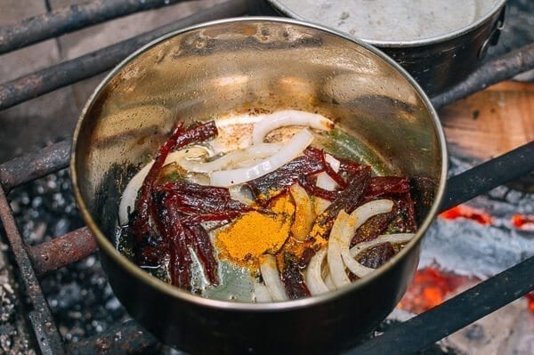 Campfire Curry Ramen - Easy Camping Meal, by cwww5.fioekdjsdas.cf