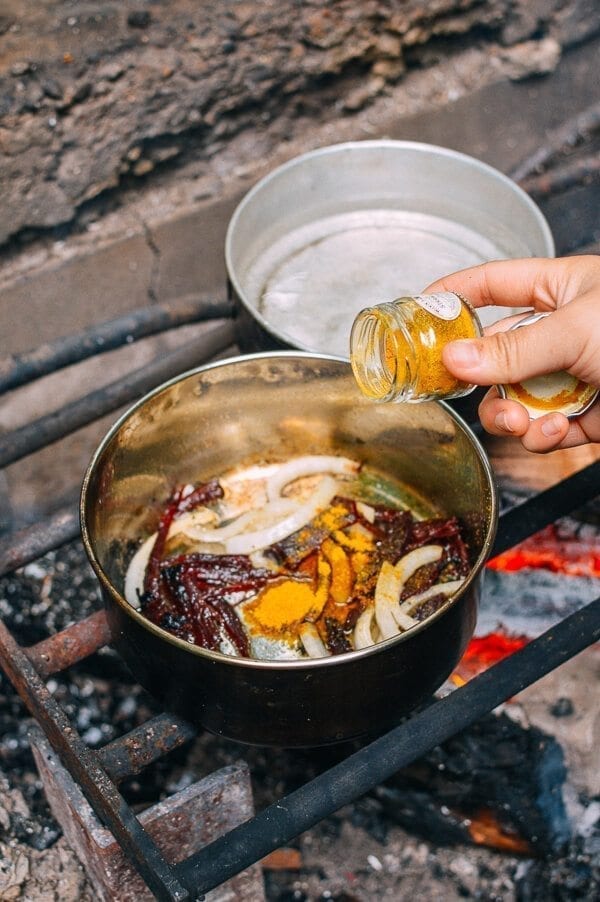 Campfire Curry Ramen - Easy Camping Meal, by cwww5.fioekdjsdas.cf