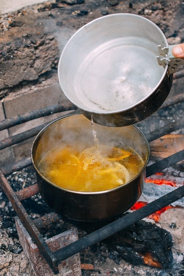 Campfire Curry Ramen - Easy Camping Meal, by cwww5.fioekdjsdas.cf