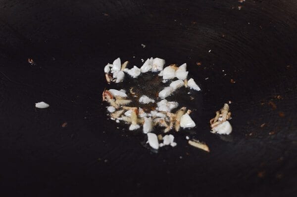 ginger and garlic in wok, cwww5.fioekdjsdas.cf