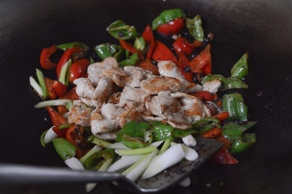 Adding chicken to stir-fry, by cwww5.fioekdjsdas.cf