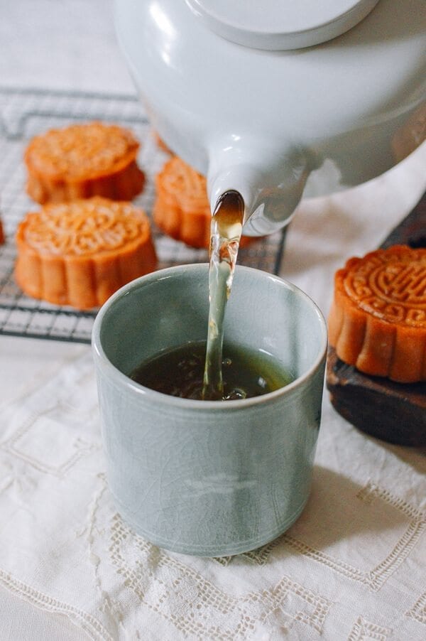 Lotus Mooncakes with Salted Egg Yolks, by cwww5.fioekdjsdas.cf