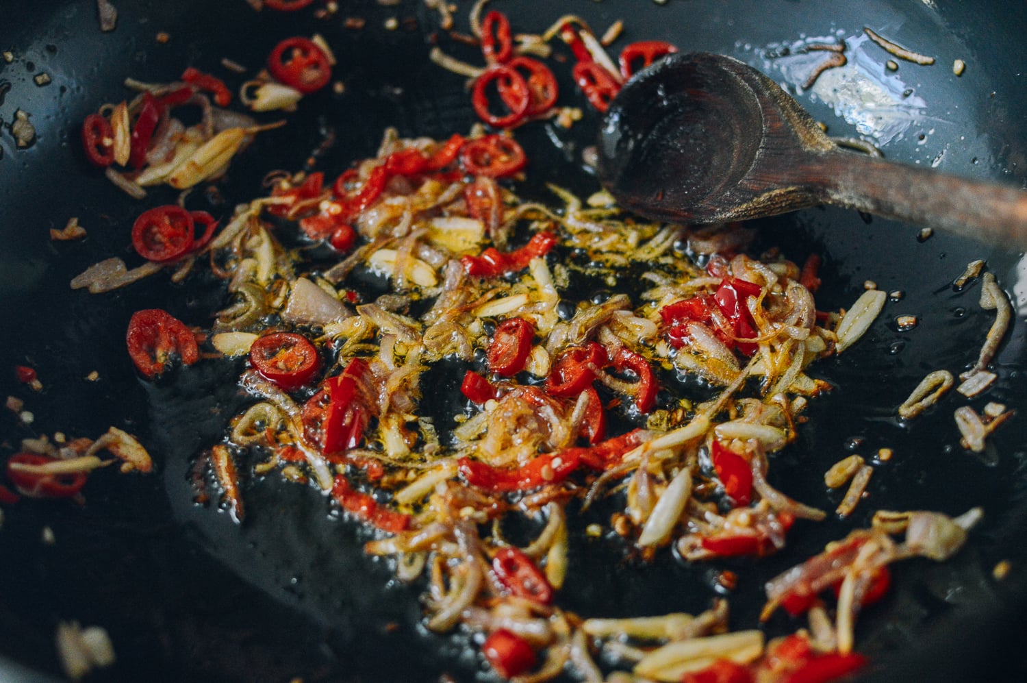 Pork and Holy Basil Stir-fry (Pad Kra Pao), by cwww5.fioekdjsdas.cf
