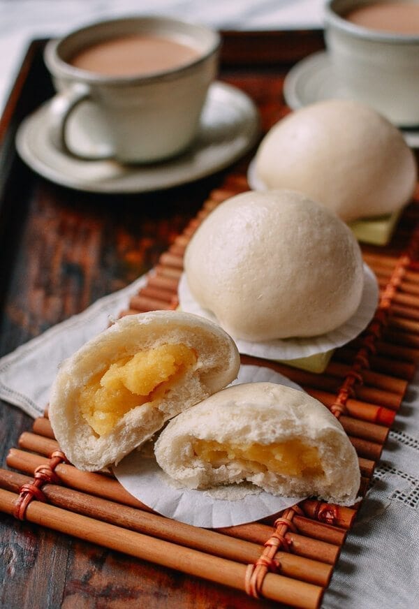 Cantonese Steamed Custard Buns (Nai Wong Bao), by cwww5.fioekdjsdas.cf
