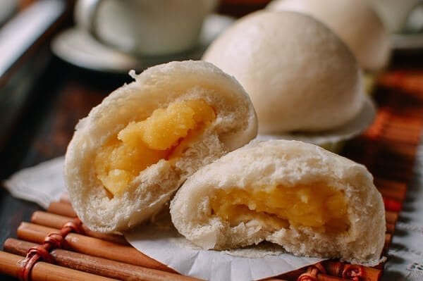 opened Cantonese Steamed Custard Buns (Nai Wong Bao), by cwww5.fioekdjsdas.cf