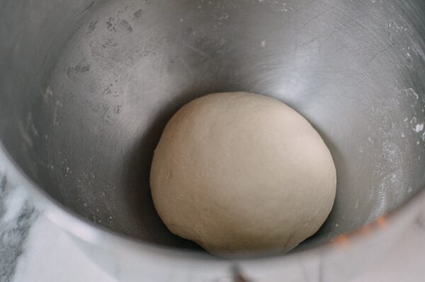 smooth dough ball in bowl for Cantonese Steamed Custard Buns (Nai Wong Bao), by cwww5.fioekdjsdas.cf