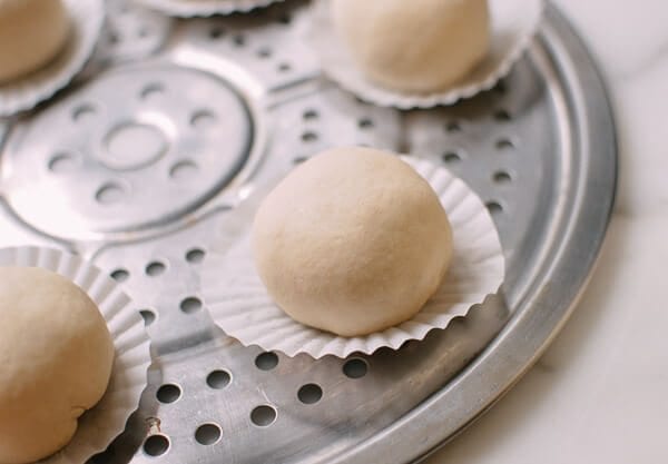 Cantonese Steamed Custard Buns (Nai Wong Bao), by cwww5.fioekdjsdas.cf