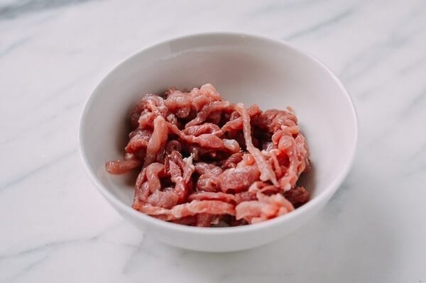 Thinly sliced pork in a bowl, cwww5.fioekdjsdas.cf