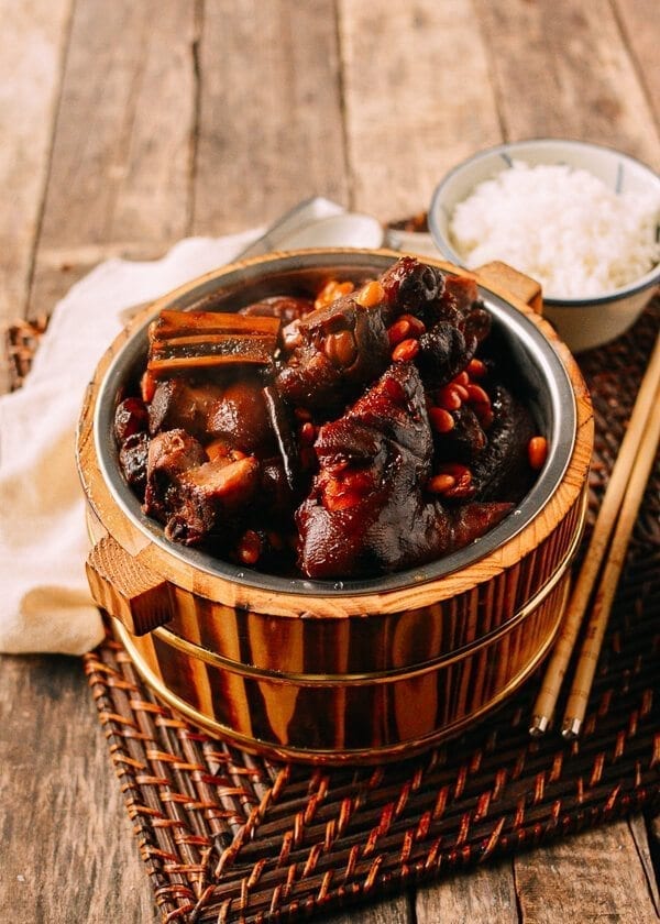 Braised Pork Trotters with Soybeans, by cwww5.fioekdjsdas.cf