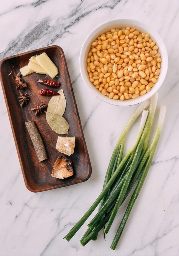 Braised Pork Trotters with Soybeans, by cwww5.fioekdjsdas.cf