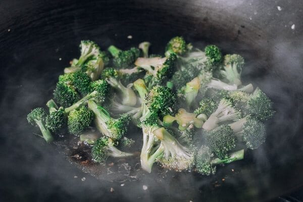 Takeout-Style Broccoli with Garlic Sauce, by cwww5.fioekdjsdas.cf