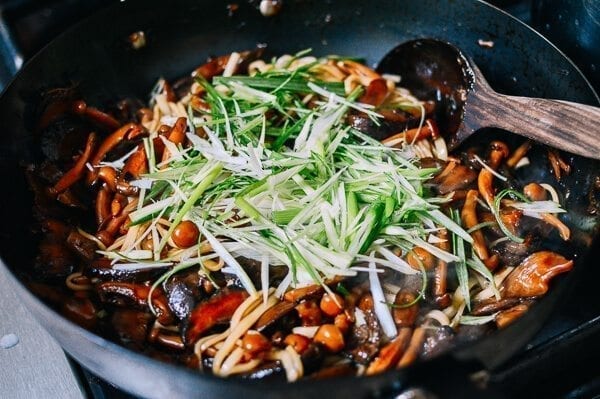 Soy Sauce Braised Wild Mushroom Noodles, by cwww5.fioekdjsdas.cf