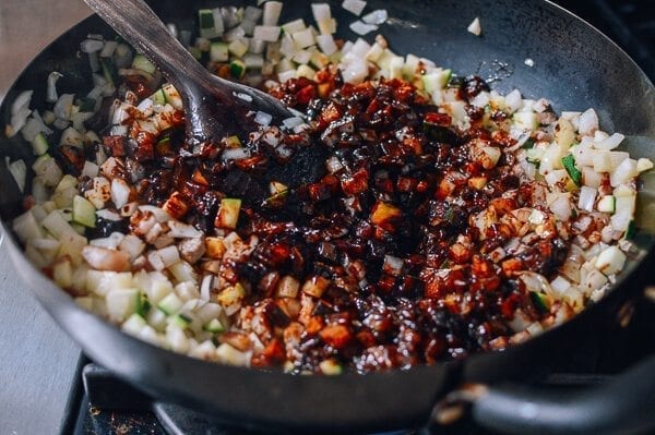Korean Black Bean Noodles (Jajangmyeon), by cwww5.fioekdjsdas.cf