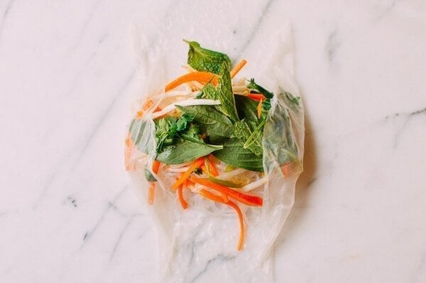 Vietnamese Summer Rolls with Seared Shrimp, by cwww5.fioekdjsdas.cf