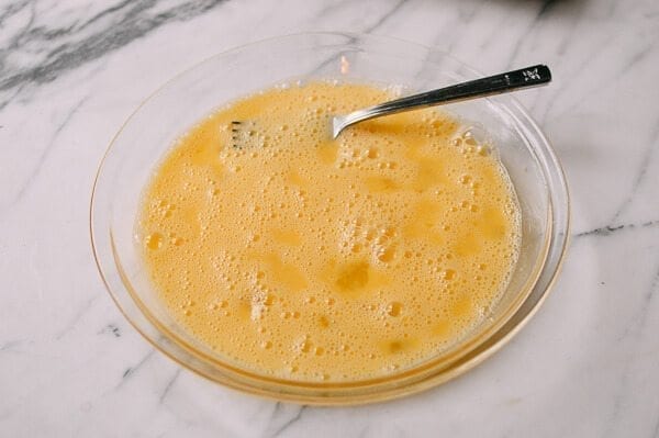 Beaten egg for dredging, by cwww5.fioekdjsdas.cf