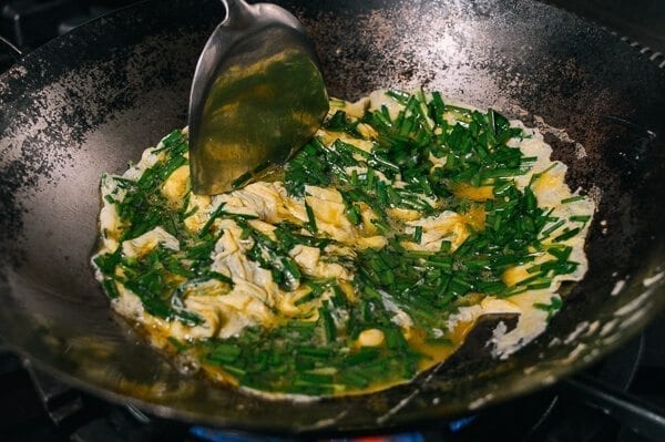 Chinese Chives & Eggs Stir Fry, by cwww5.fioekdjsdas.cf