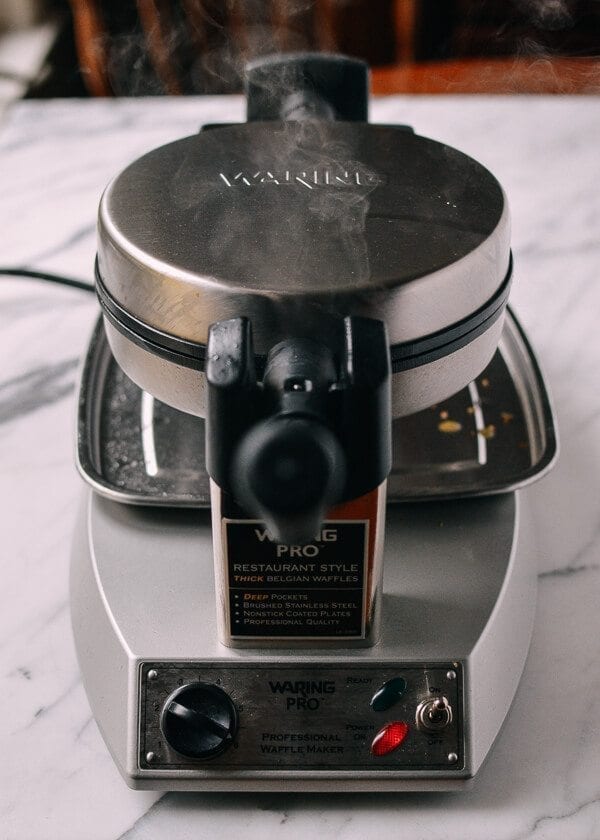 Waring Waffle Iron, by cwww5.fioekdjsdas.cf
